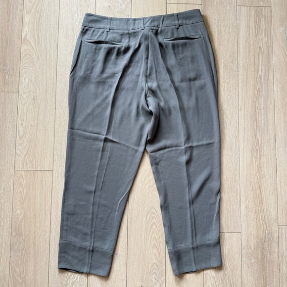 Eileen Fisher 100% Silk Crop Pants in Gray Size Small - Picture 2 of 13